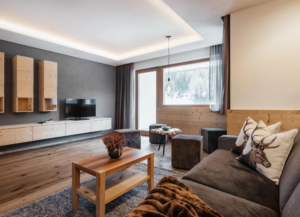 Hotel Alcialc La Val Zewnętrze zdjęcie