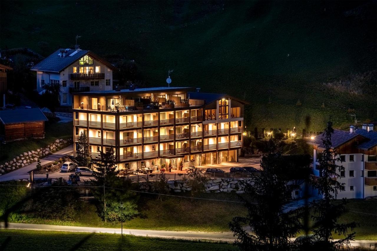 Hotel Alcialc La Val Zewnętrze zdjęcie