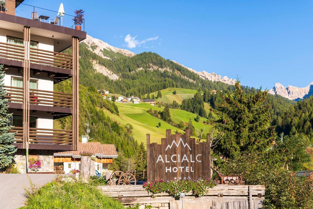 Hotel Alcialc La Val Zewnętrze zdjęcie