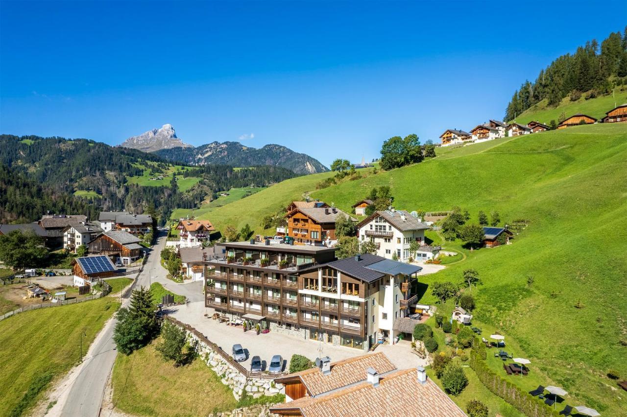 Hotel Alcialc La Val Zewnętrze zdjęcie