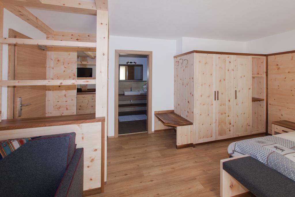 Hotel Alcialc La Val Zewnętrze zdjęcie