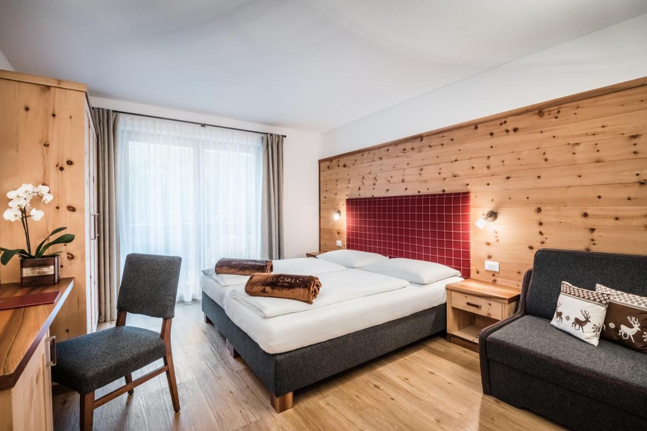 Hotel Alcialc La Val Zewnętrze zdjęcie